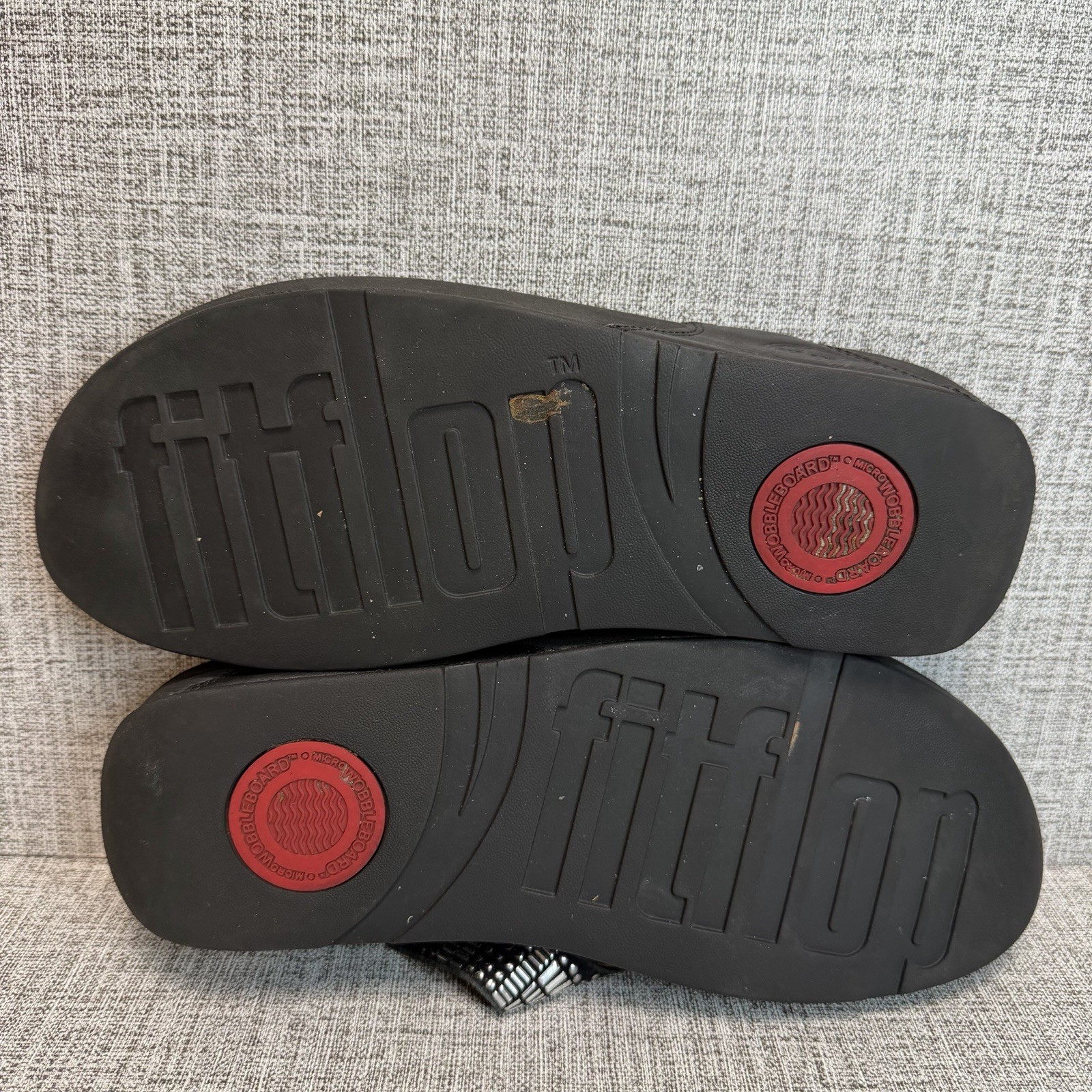 FitFlop Sandals Women’s Size 10 Black Strobe Luxe Flip Flop Thong Rhinestones