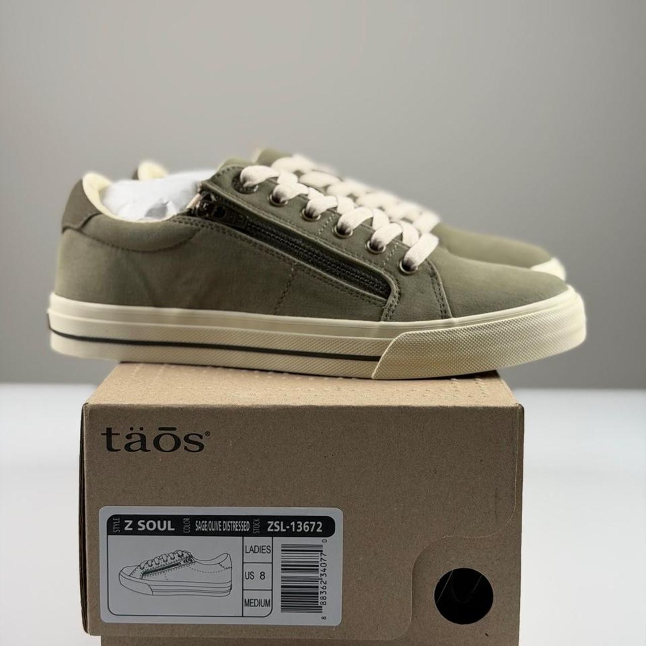 Taos Z Soul in Sage / Olive Distressed, Size 8
