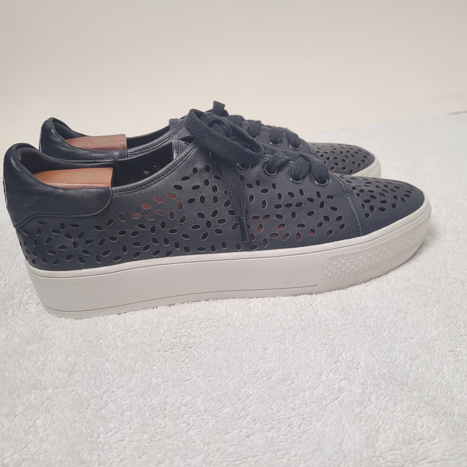 ALICE + OLIVIA PEMTON Sneakers Trainers Black Leather Cutout Women’s 9.5