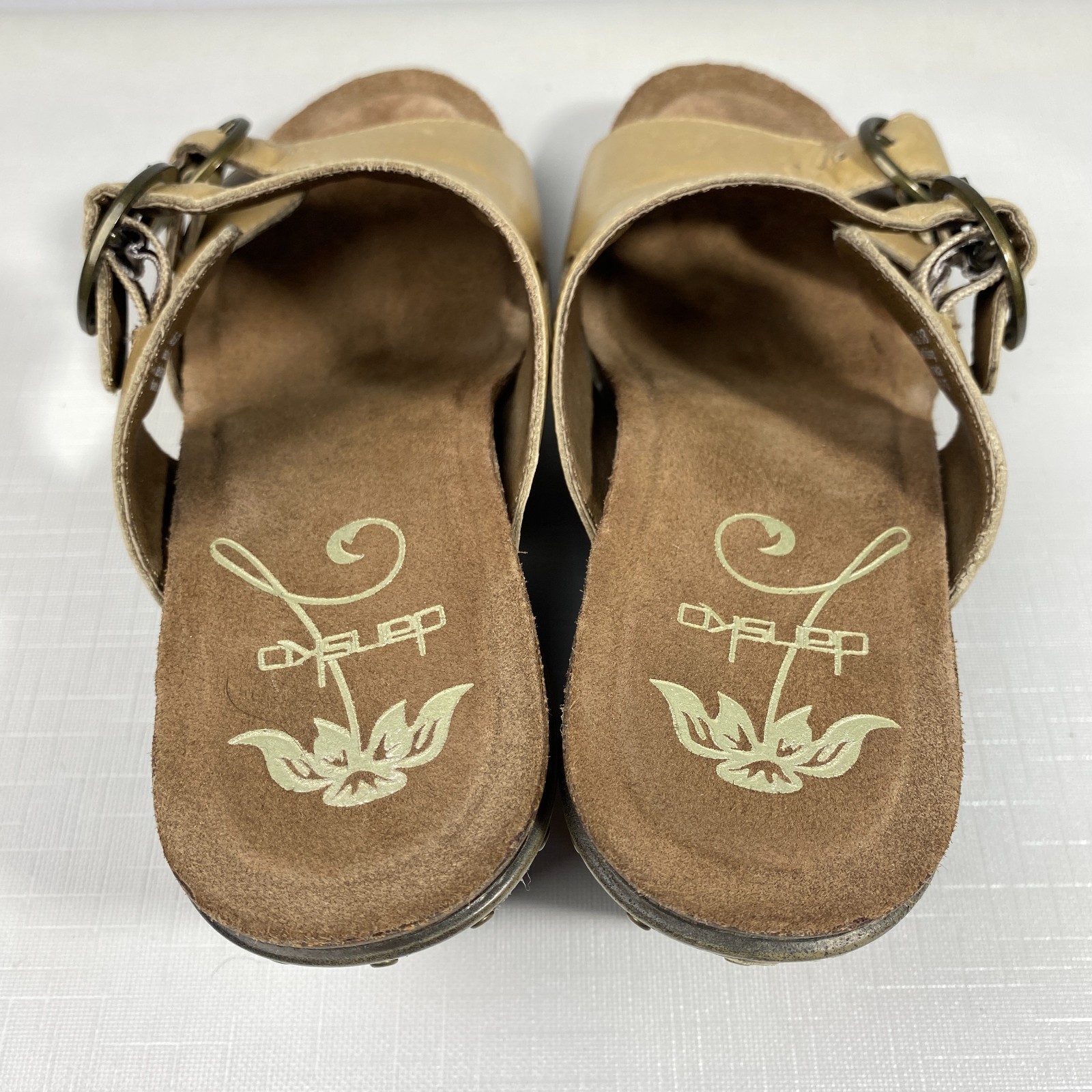 Dansko Tan Double Strap Wedge Heel Sandals! Leather Buckle Studded Sz 38 7.5 – 8