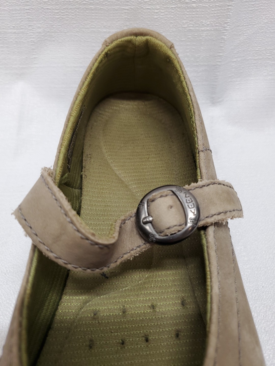 Keen Mary Janes Lug Comfort Taupe Olive Buckle Strap Nubuck Leather EU 38.5 US 8