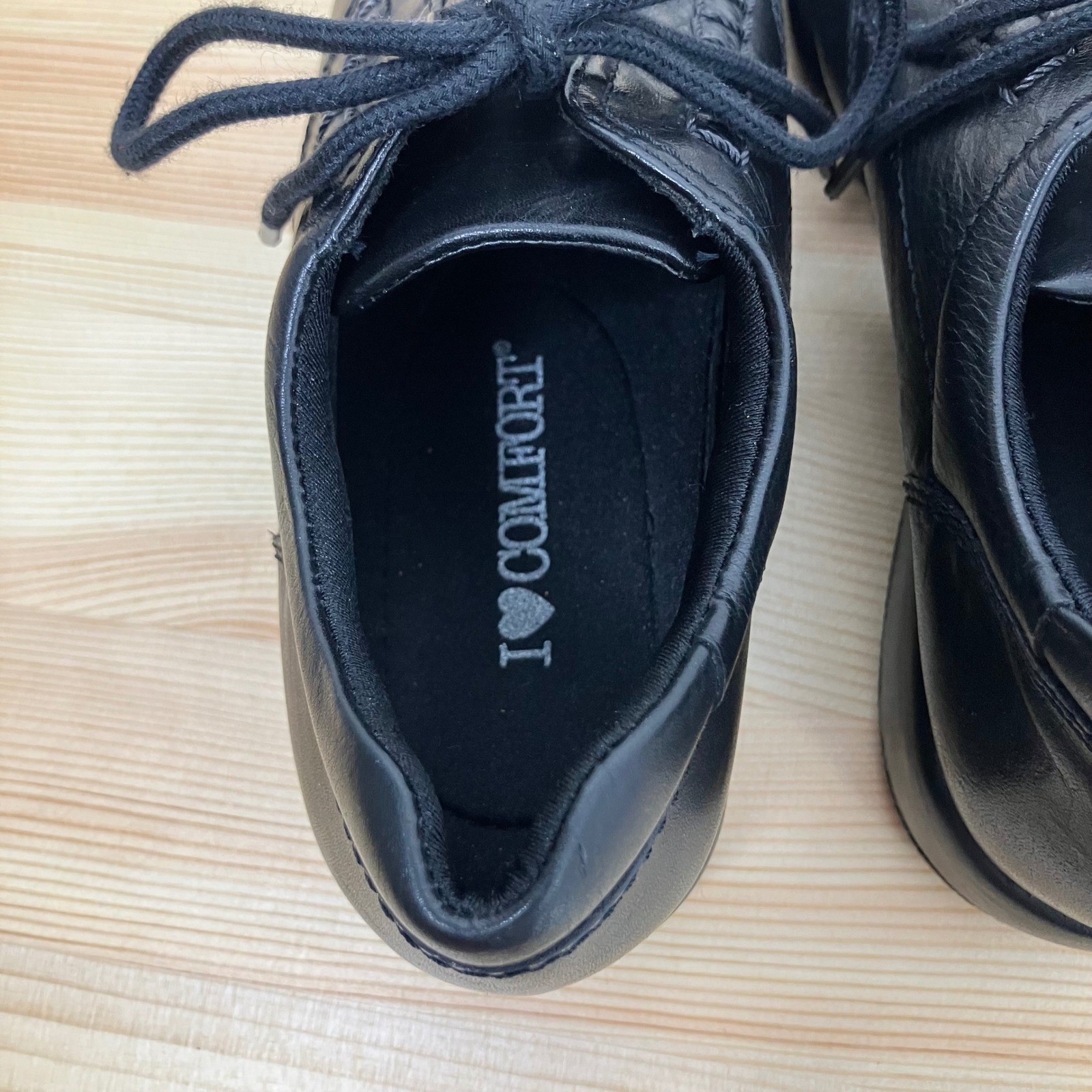 I Heart Comfort Shoes Cross Womens 6M Black Leather Lace Up Stitching Walking