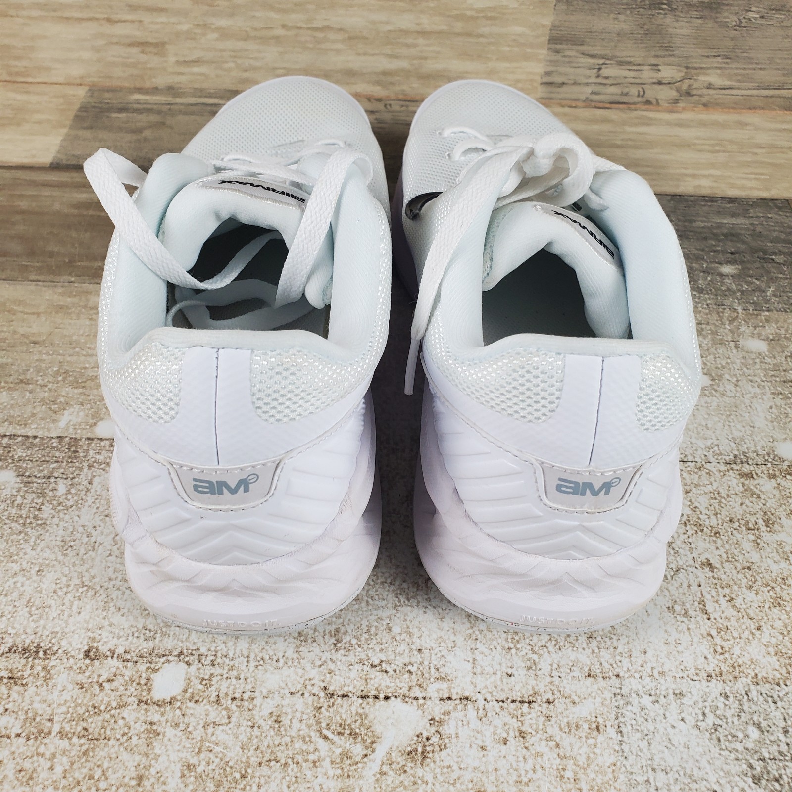 Nike Air Max Bia Womens Shoes Sz 9 White Mesh Comfort Lace Up Round Toe Sneakers