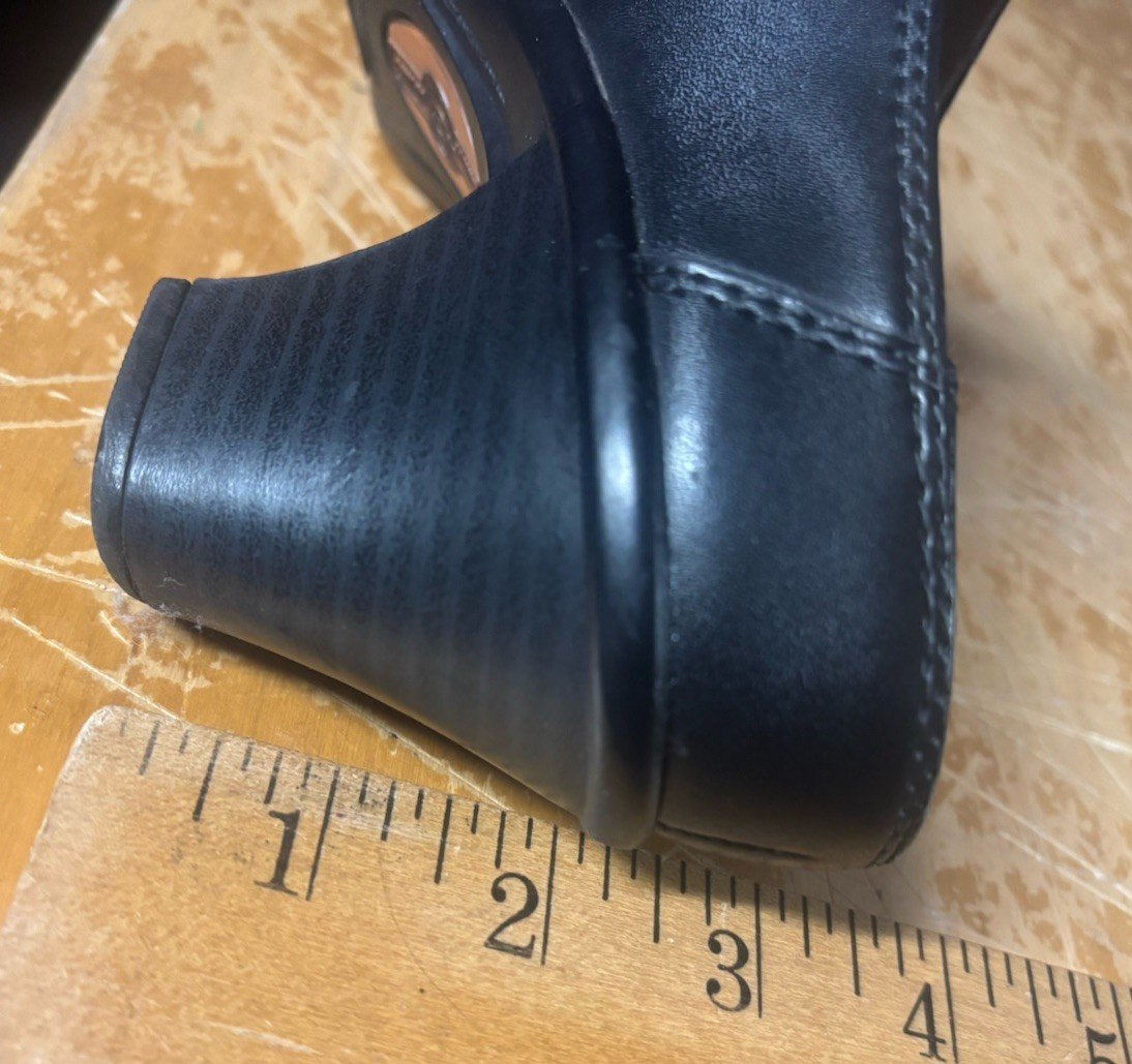 Earth Spirit Elaine Black Leather Classic Clogs Shoe Womens 7.5 Mule Witch Heels
