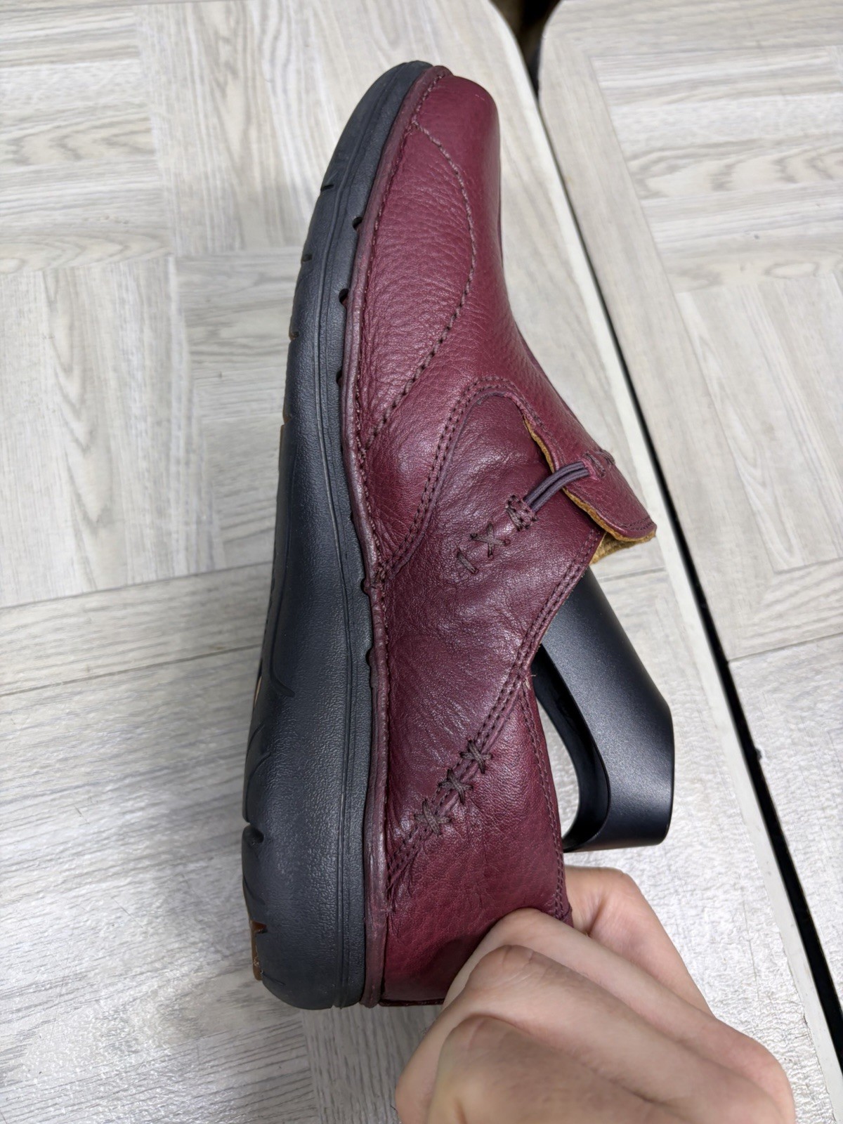 Clark’s Unstructured Un Loop Red Leather Slip On In Dress Shoe Red Women 8 M