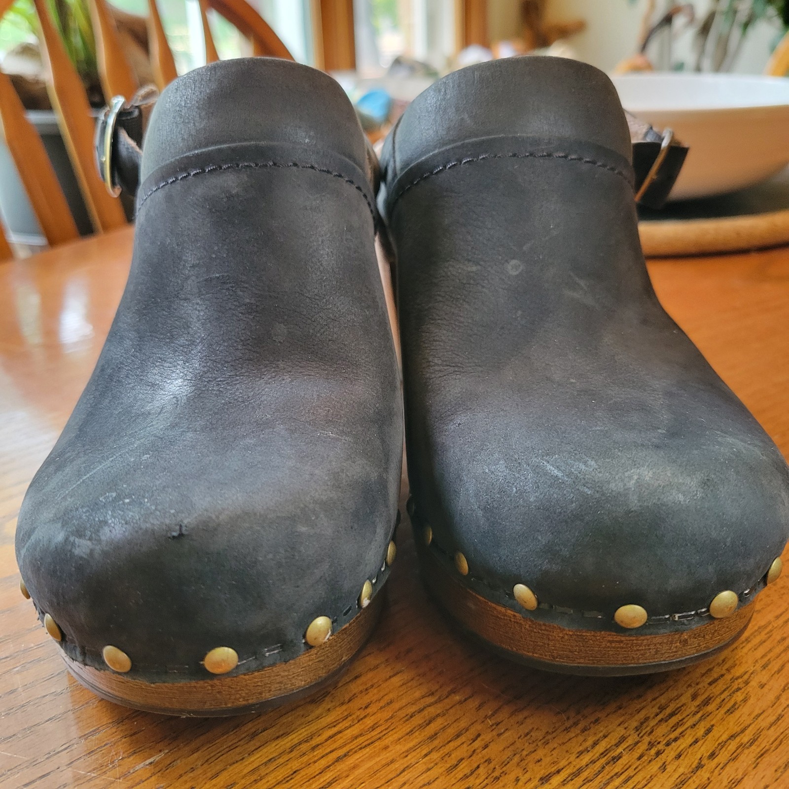 Dansko Delle Suede Slingback Platform Clogs Black Studded 38 8.5-9