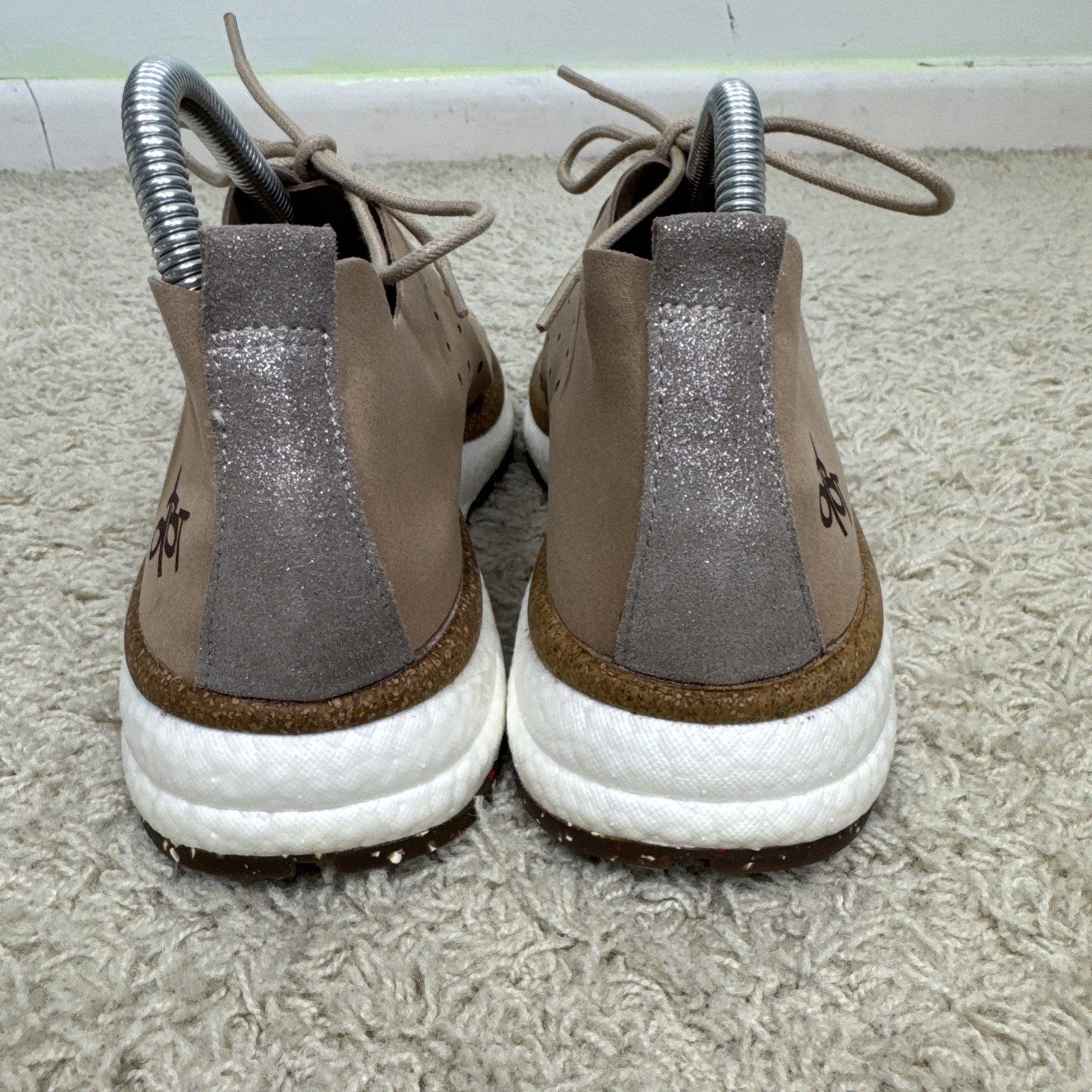 OTBT Women’s Beige Size 9M Lace Up Sneakers Travel Comfort Shoes Cork Footbed