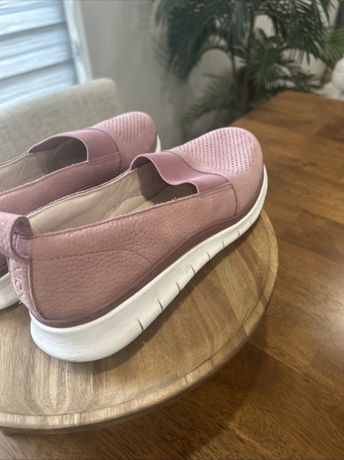 Vionic Roxana Pink Nubuck Slip On Size 8