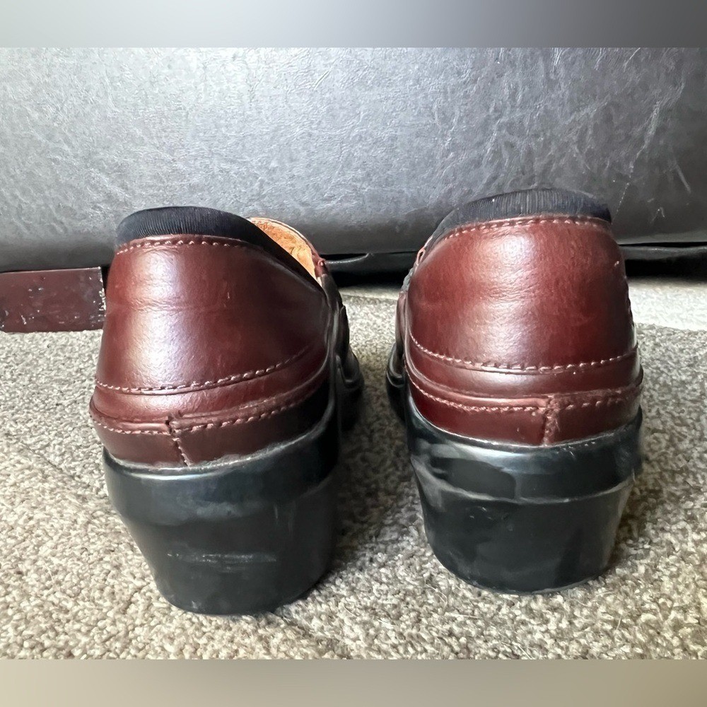 ARIAT 100% Leather Del Mar Slip On Clogs w/Horse Bit Detail – 7.5