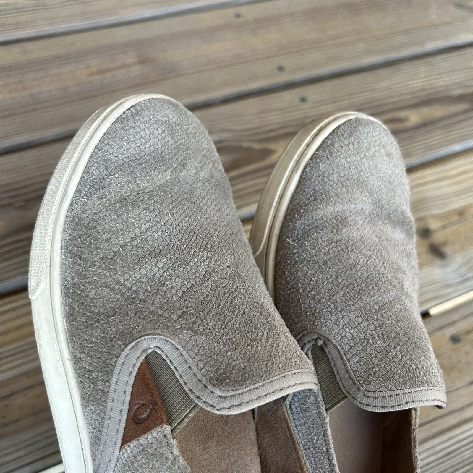 Olukai Pehuea Embossed Snake Print Light Gray Leather Slip On Shoes US Women’s 6