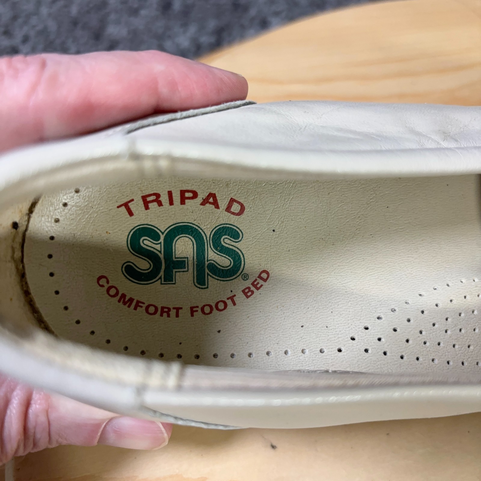 SAS Easier Loafers Womens Size 9 Leather Cream Tripad Comfort Shoe Made in USA