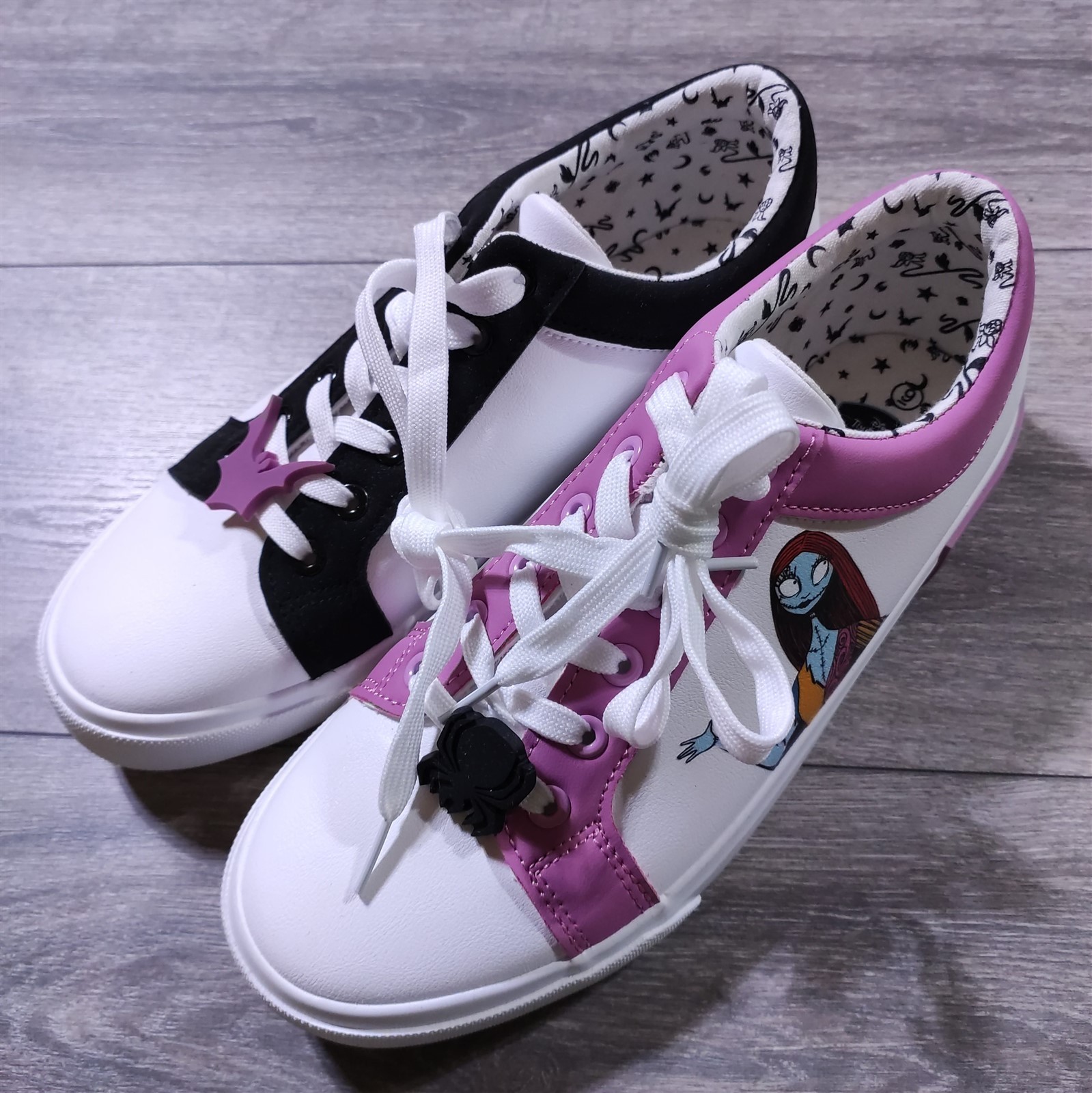 Nightmare Before Christmas Shoes Womens Size 9 White Halloween Sneakers