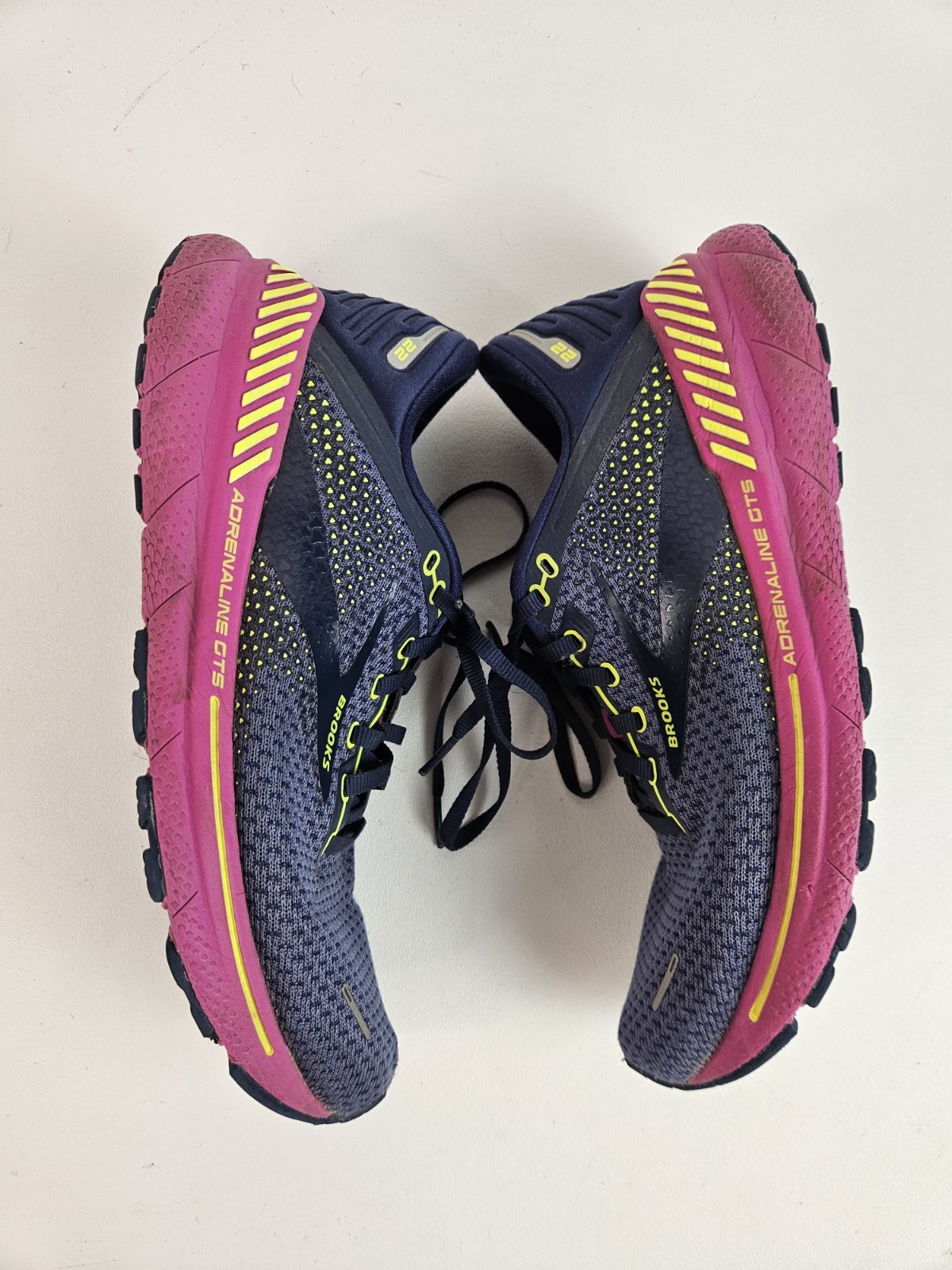 Brooks Adrenaline GTS 22 Womens Shoe Sz 10.5 B Running Nightshadow Viola Sneaker