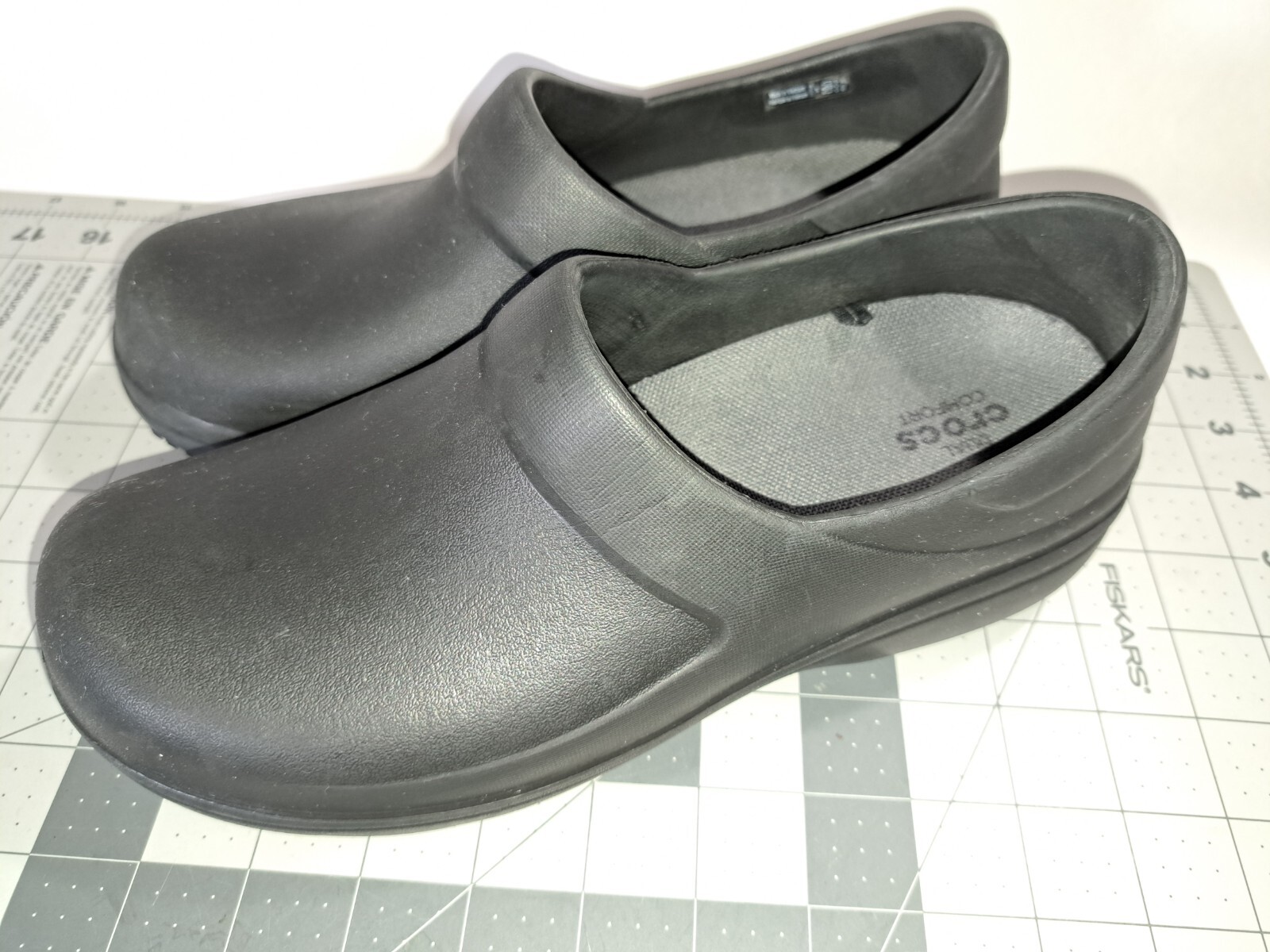 Crocs Comfort Clogs Womens 8 Slip Resistance Nursing Work Slip On Shoes