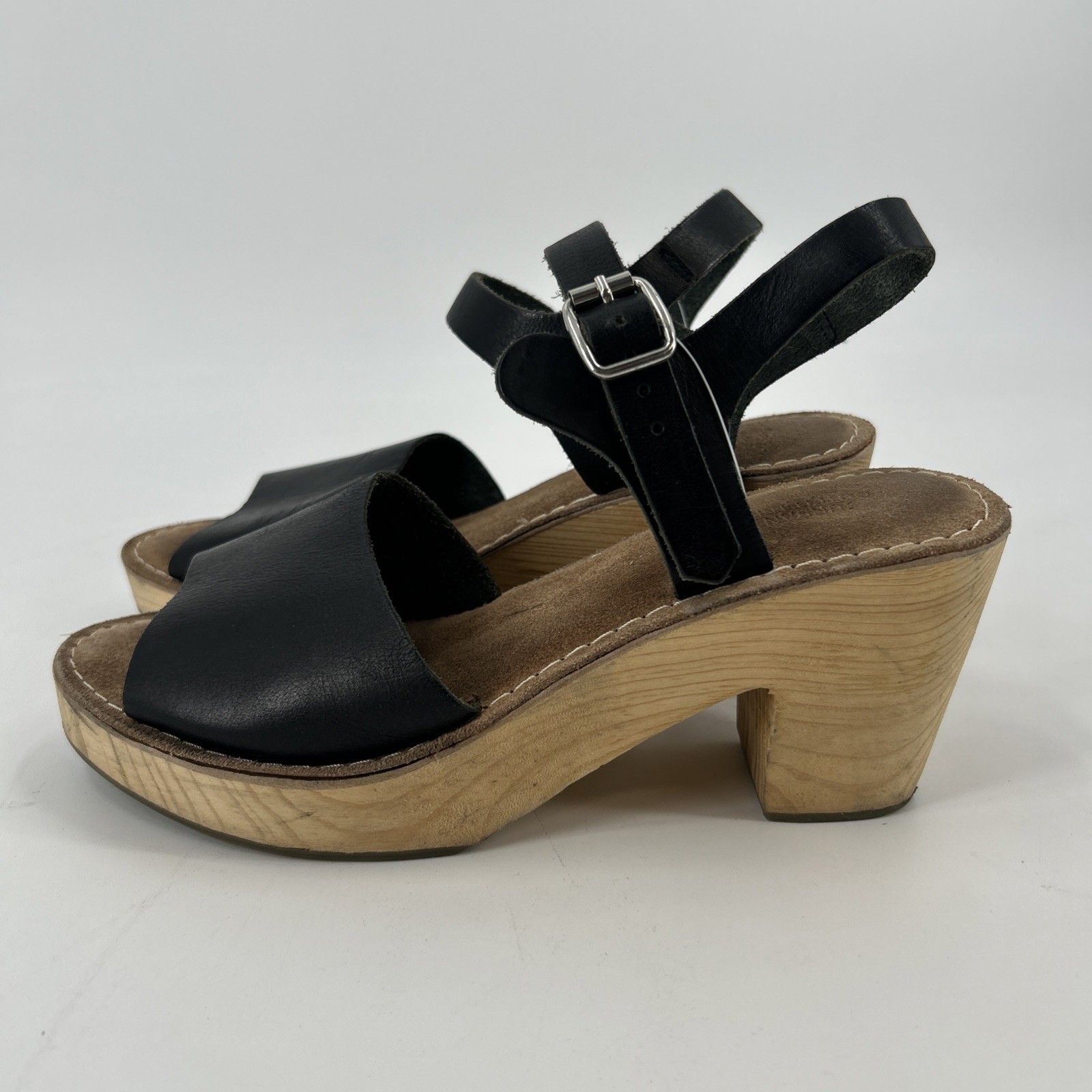 Urban Outfitters Leather Clogs Sandals Womens Size 8 (Fit 7.5) Black Wooden