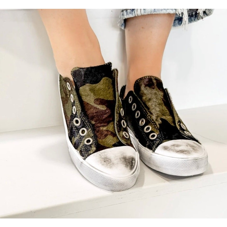 Naughty Monkey Shalomar Sneaker Camo Leather 100% Pony Hair Sz 6 NWOB Distressed