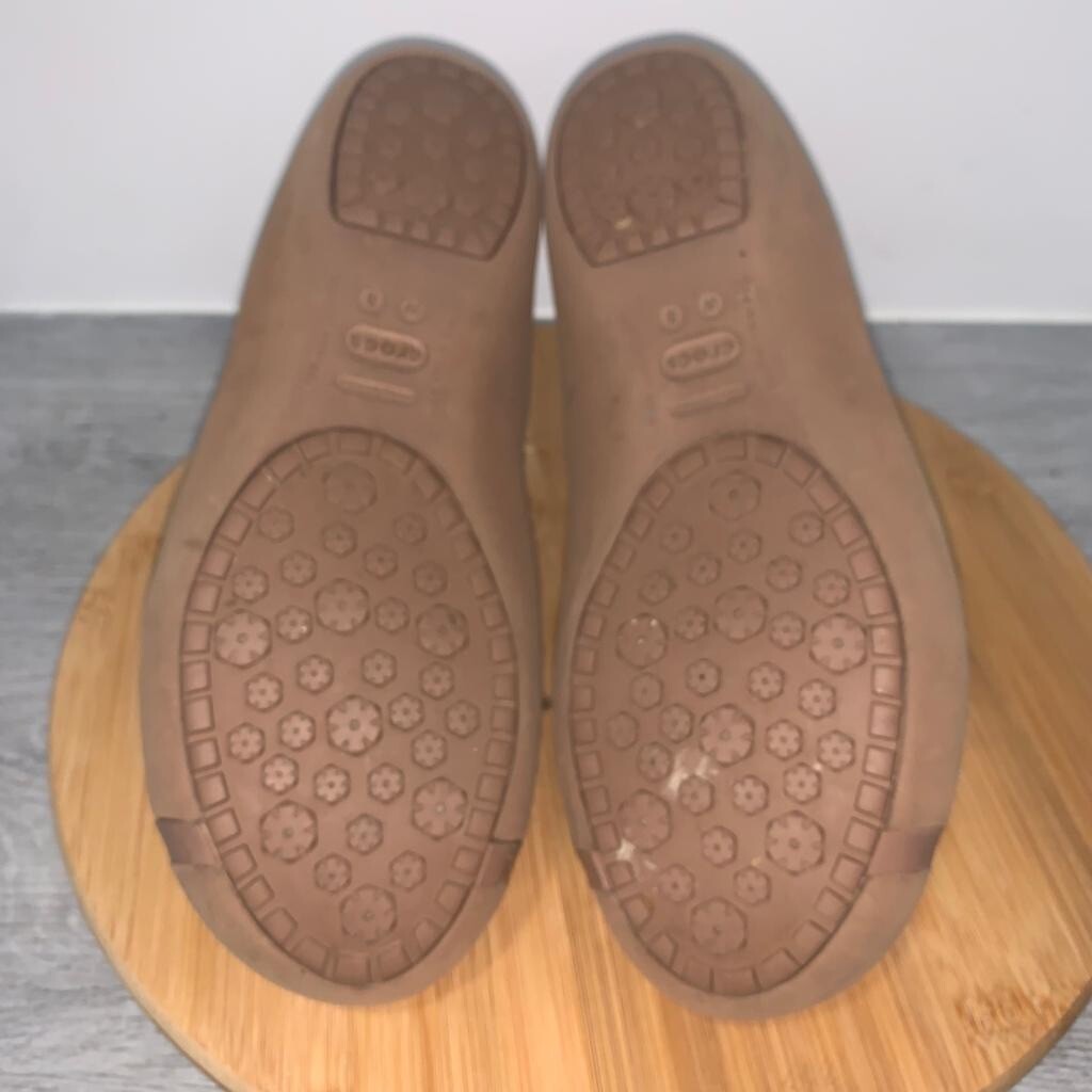 Crocs Nanook Fuzzy Fur Lined Flats Women Size 8 Brown Comfort Shoes Slip On