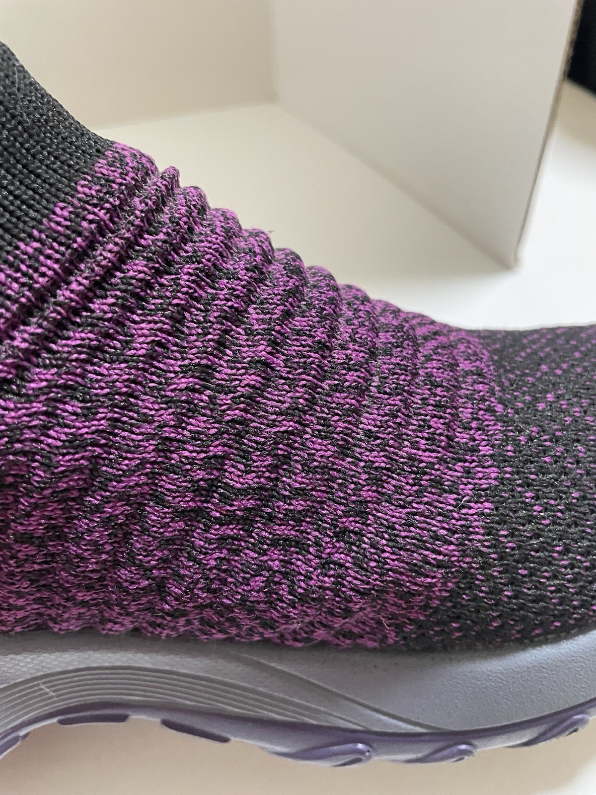 Women’s Cloth Knit Sock Like Opening SlipOn Purple Lightweight Shoes Size 9 Walk