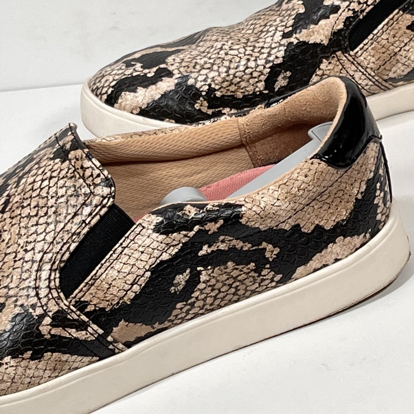 DR. SCHOLLS Snake Print Be Free Energy Technology Womens Slip On Shoes Sz 9.5 M