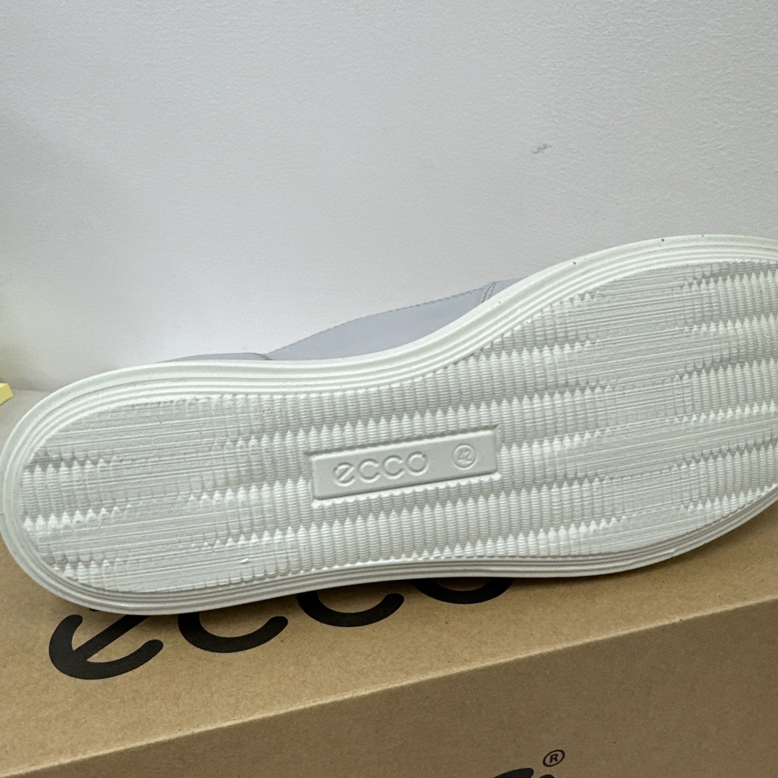 ECCO 248803 – Travel W Women’s Slip-On Shoes – Concrete 01379 – US 11-11.5