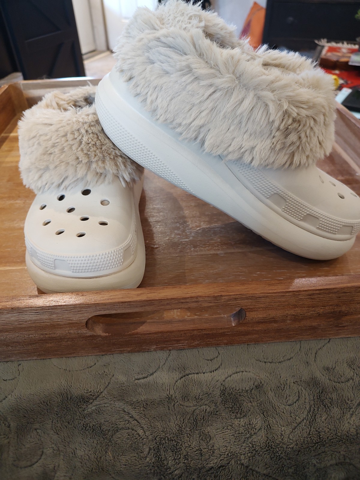 Cream Color Platform CROCS M5/W7 Faux Fur Lined Great Condition