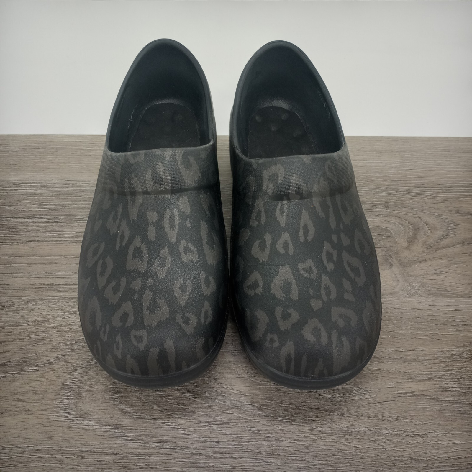 Crocs Felicity Graphic Clogs Shoes Animal Print Black 206059 Womens Size 8