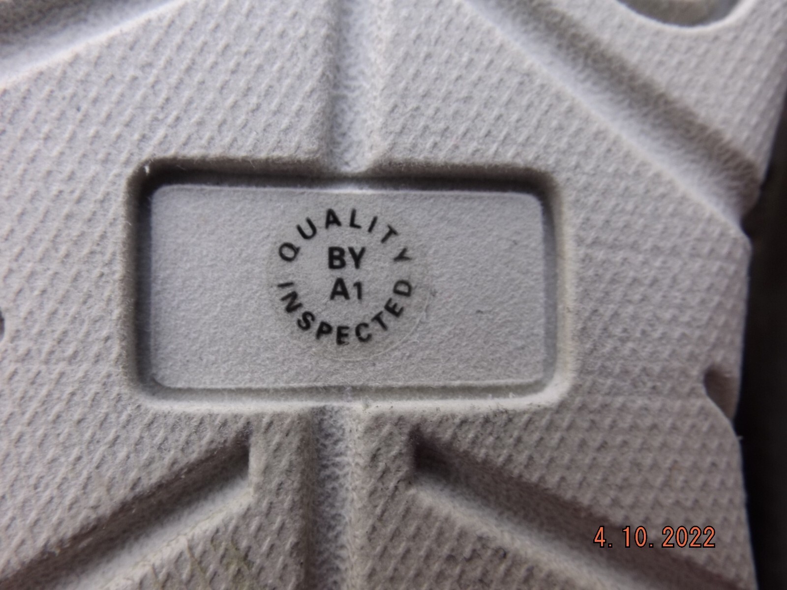 New St Johns Bay Sz 5 M Ecru Zip Suede Lightweight Tennis Shoe Activewear Shoes