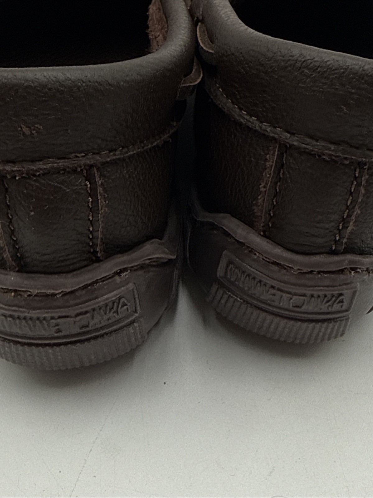 Minnetonka Brown Espresso Hardsole Moccasins 492 Size 8.5 – EUC