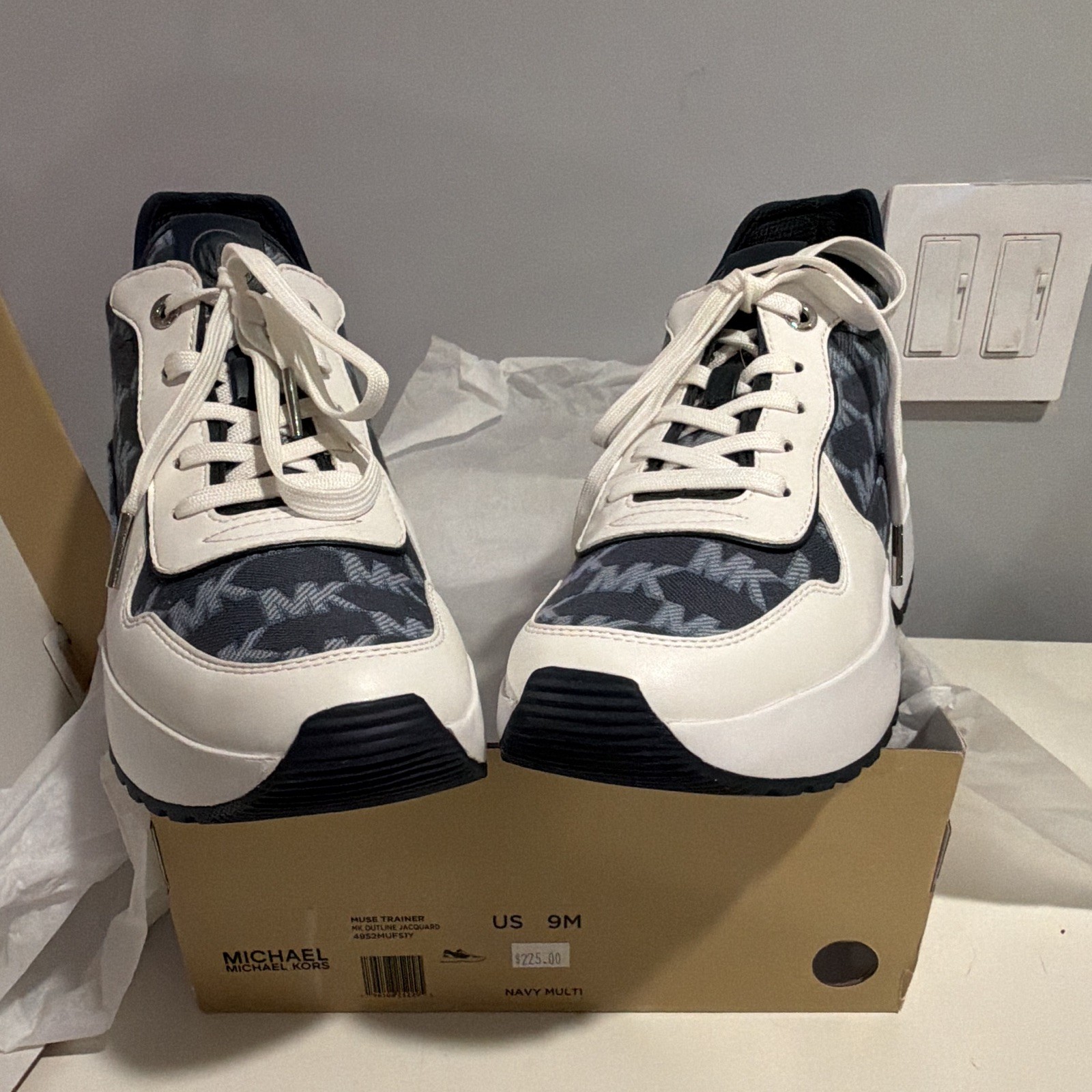 BRAND NEW Michael Kors Muse Trainer Low Top Logo Sneakers Navy/White 49S2MUFS1Y