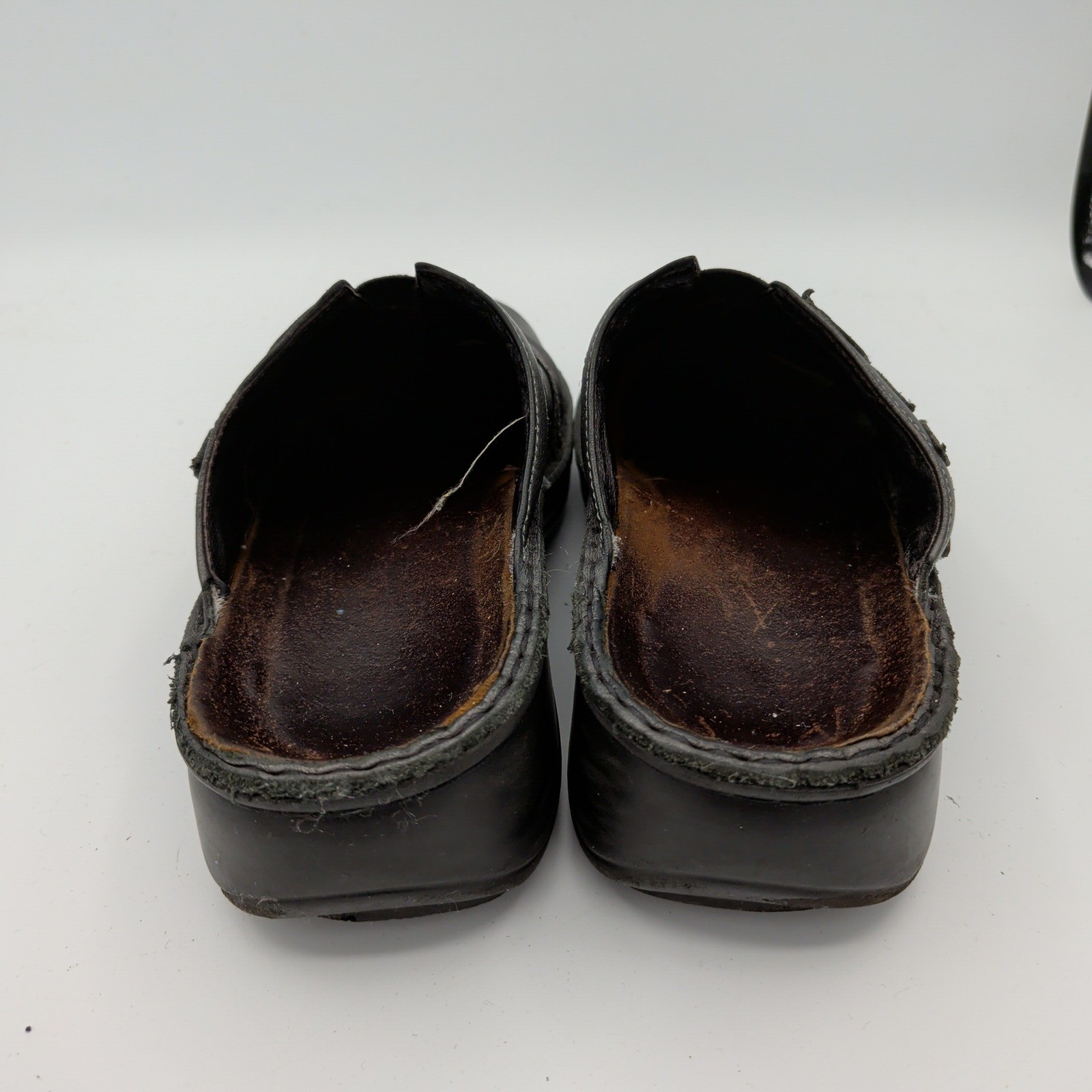 Naot Womens Black Leather Floral Embroidered Clogs Mules EU 37 Comfort Shoes