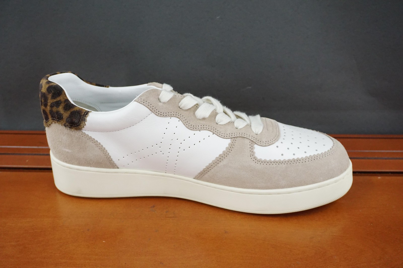 Veronica Beard Lennox Shoes Womens Size 12 White Beige Suede Leopard Sneakers