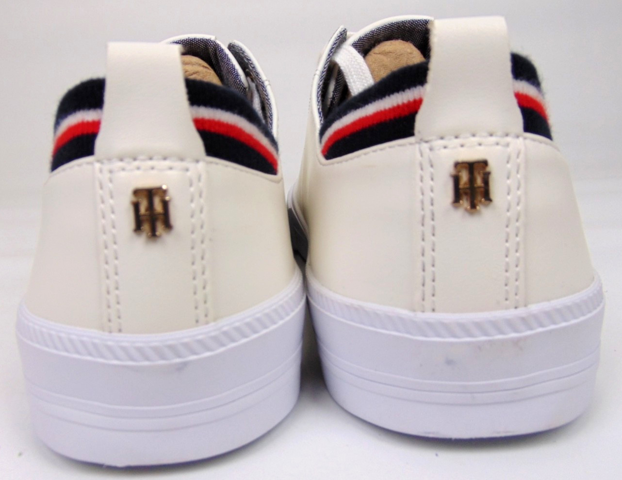 Tommy Hilfiger TWO Women’s Casual Sneakers Size 7.5 White Lace up Comfort Shoes