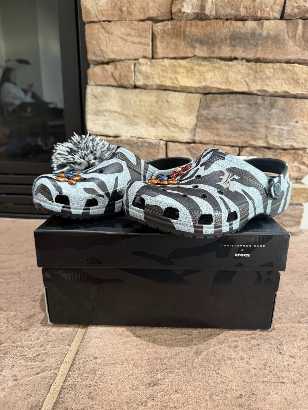 Christopher Kane CROCS 2017 Limited Edition White/Black Zebra Print Clogs M4/W6
