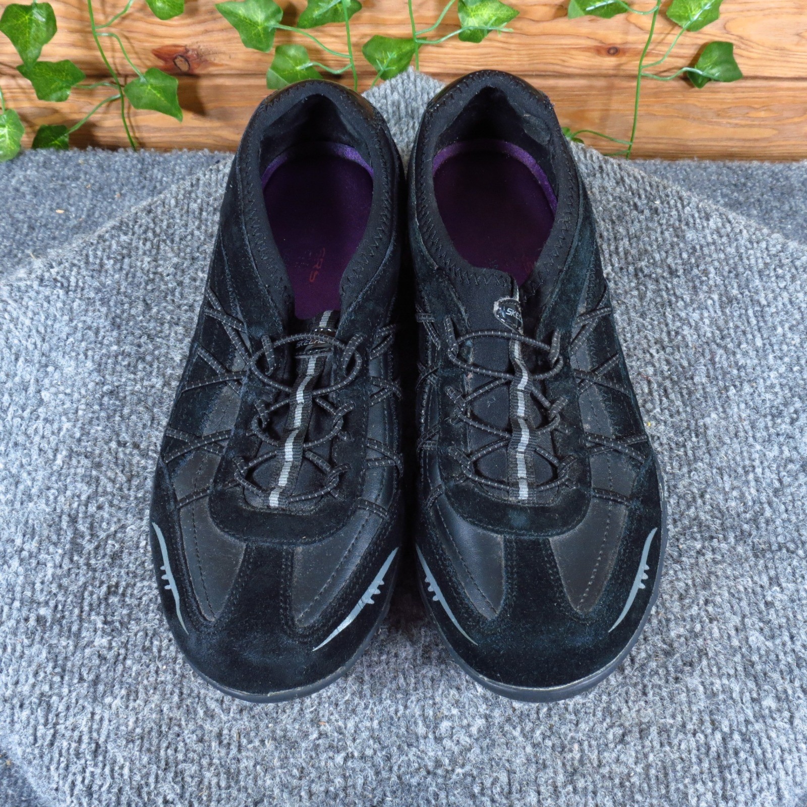 Skechers Breathe Easy Women Slip On Sneaker 8.5 Walking Shoe Black Suede Textile
