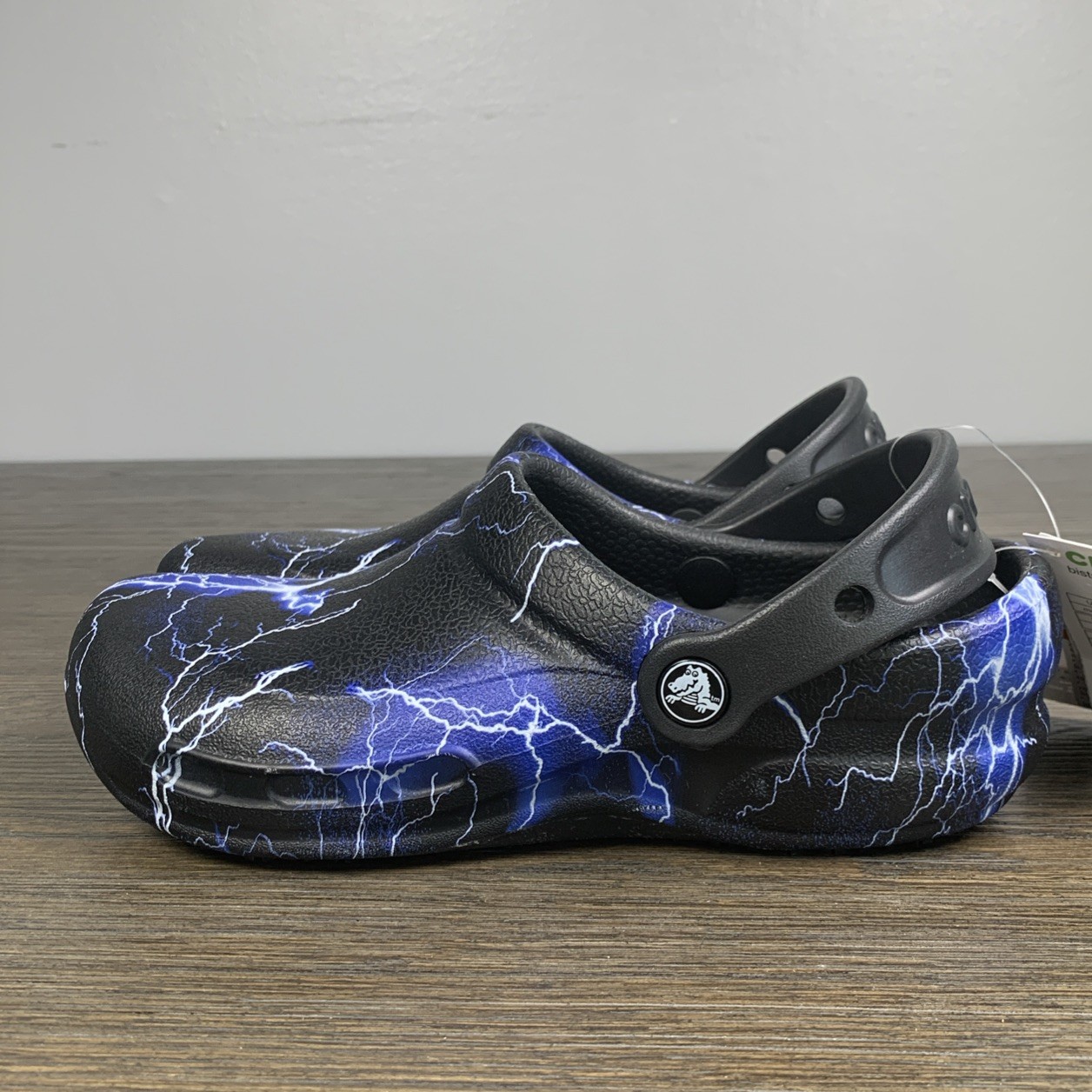 Crocs Bistro Graphic Black Lightning Bolt Graphic Slip Resistant Clogs Sz M4 W6