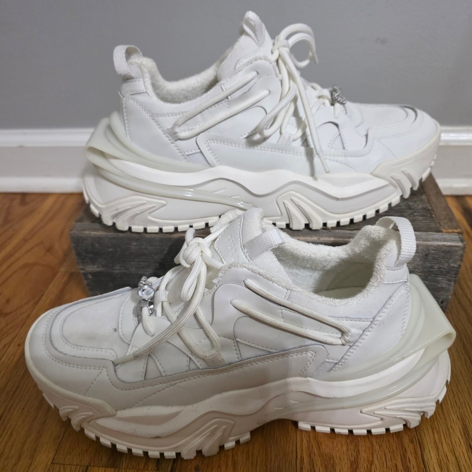 Gianni Bini Venus White Rhinestone Chunky Sneakers 9