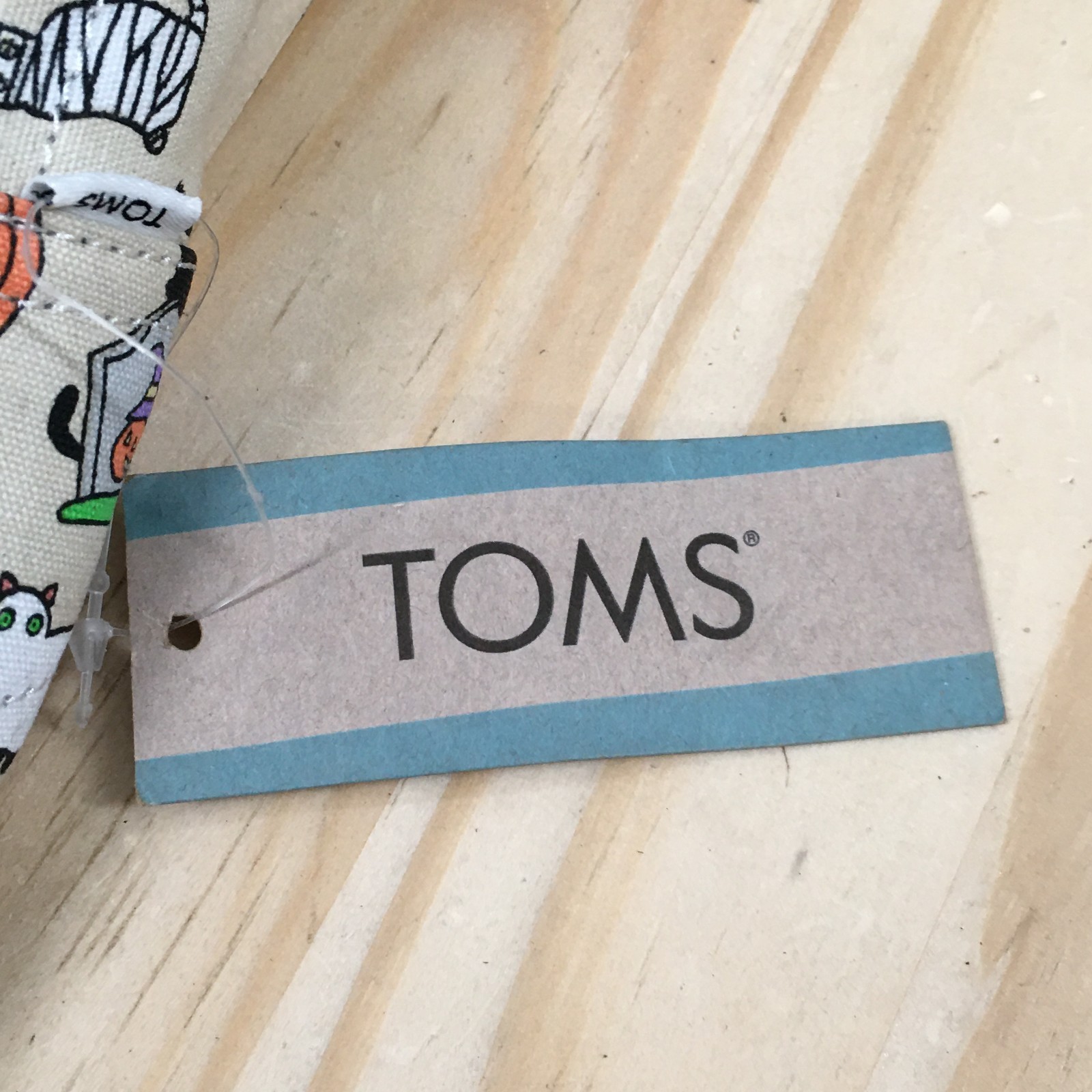 TOMS Belmont Shoes Womens 6 Halloween Cats Loafer Flats Beige Multicolor NEW