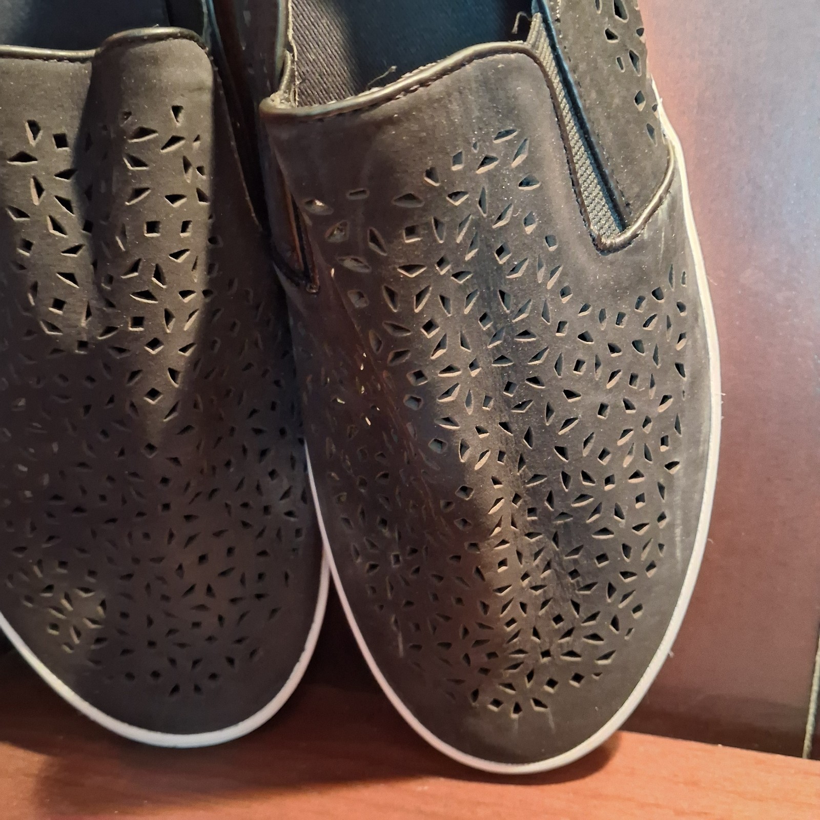 Authentic VIONIC Splendid Midi Perf Slip-On Women’s Sneaker #TVW4938-1
