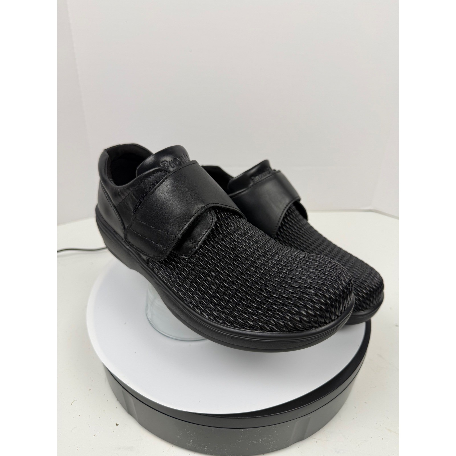 Propet Womens Olivia Black Hook and Loop Adjustable Orthopedic Shoes 10 W (D)