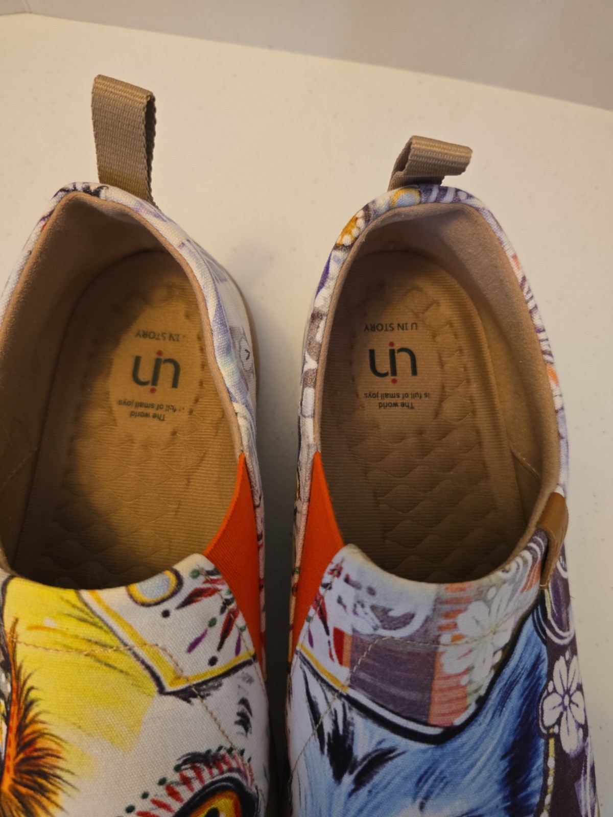UIN Toledo Multicolor Painted Cat Face Slip-On Sneakers Sz 8