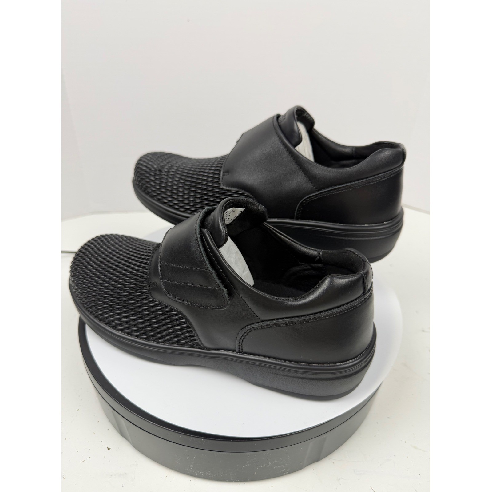 Propet Womens Olivia Black Hook and Loop Adjustable Orthopedic Shoes 10 W (D)