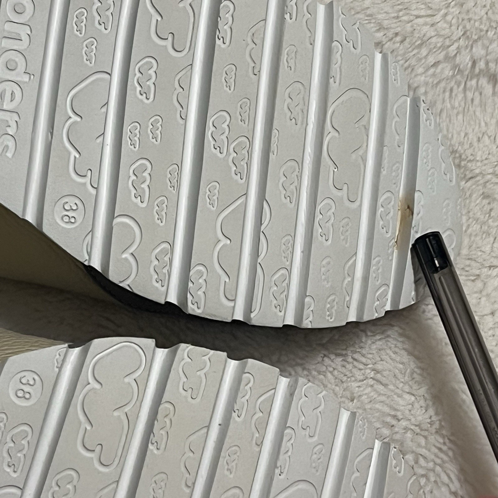 Wonders Supra A2450 Wild Cream Color Slip-on Sneaker Women Size 38 New W/O Box