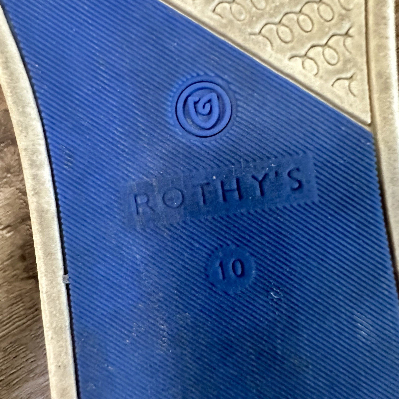 Rothy’s The Original Slip On Salt Honeycomb Sneakers Shoes Womens Size 10 Rothys