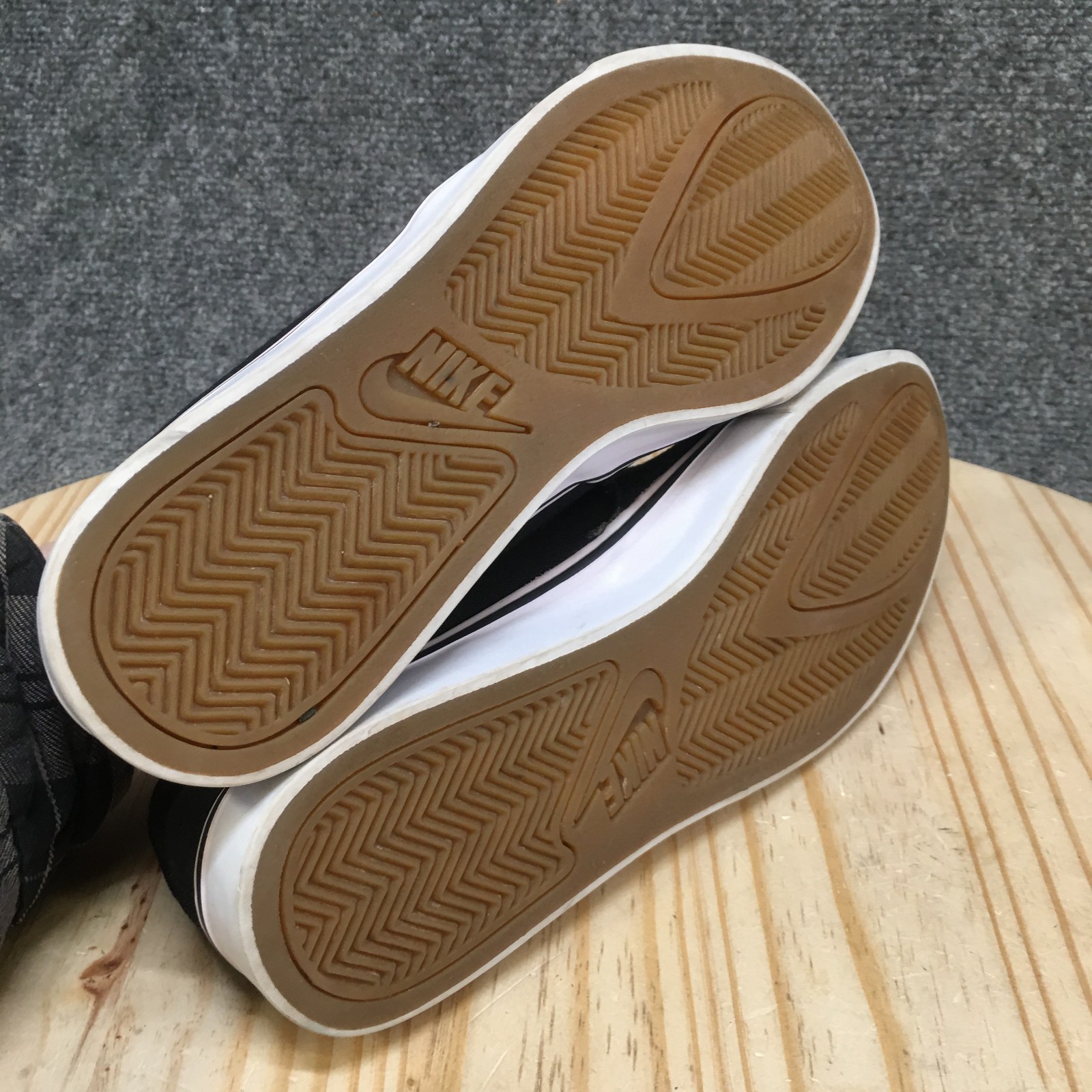 Nike Shoes Womens 9.5 Black Court Royale AC Slip-On Canvas Casual Low BQ9138-001