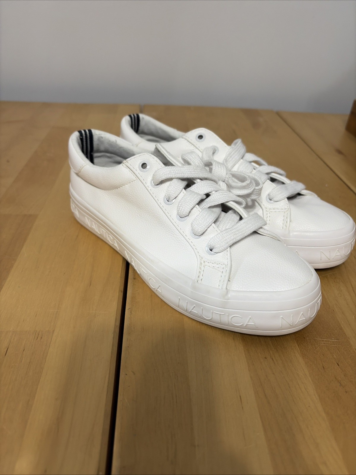 Women’s Nautica AELISA White Navtech Comfort Cushioned Size 7 Sneakers Shoes