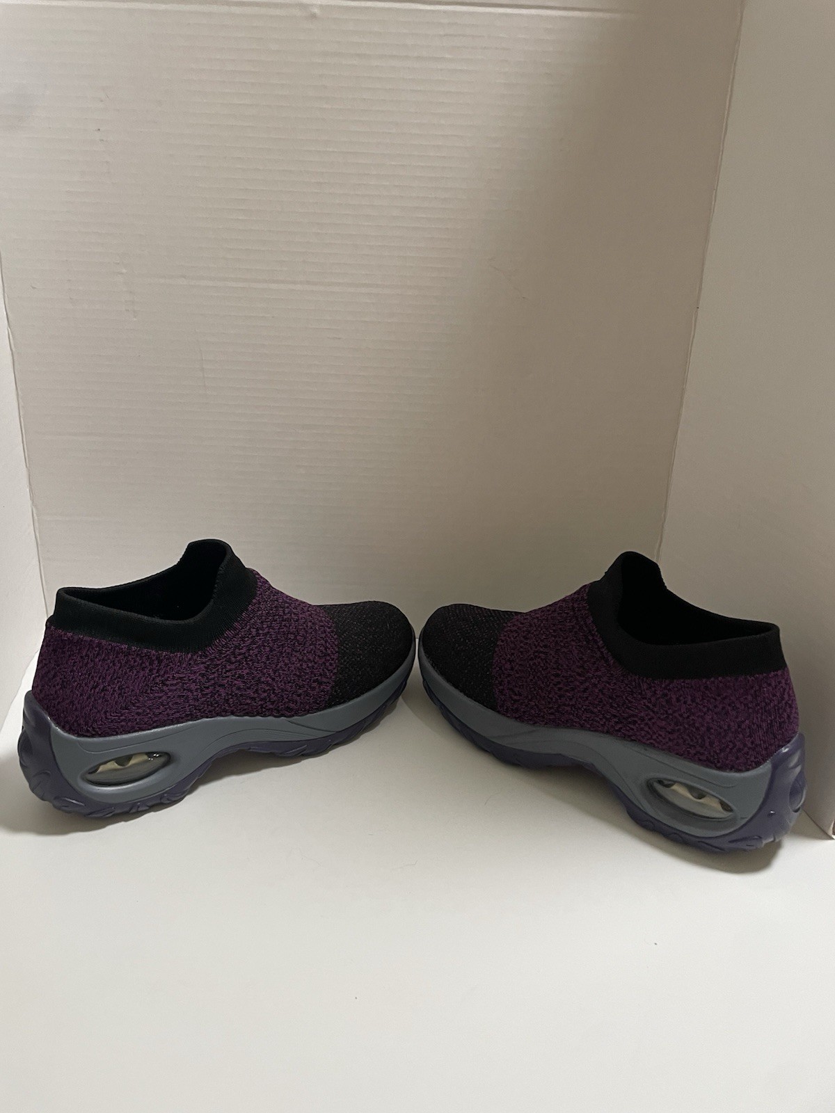 Women’s Cloth Knit Sock Like Opening SlipOn Purple Lightweight Shoes Size 9 Walk
