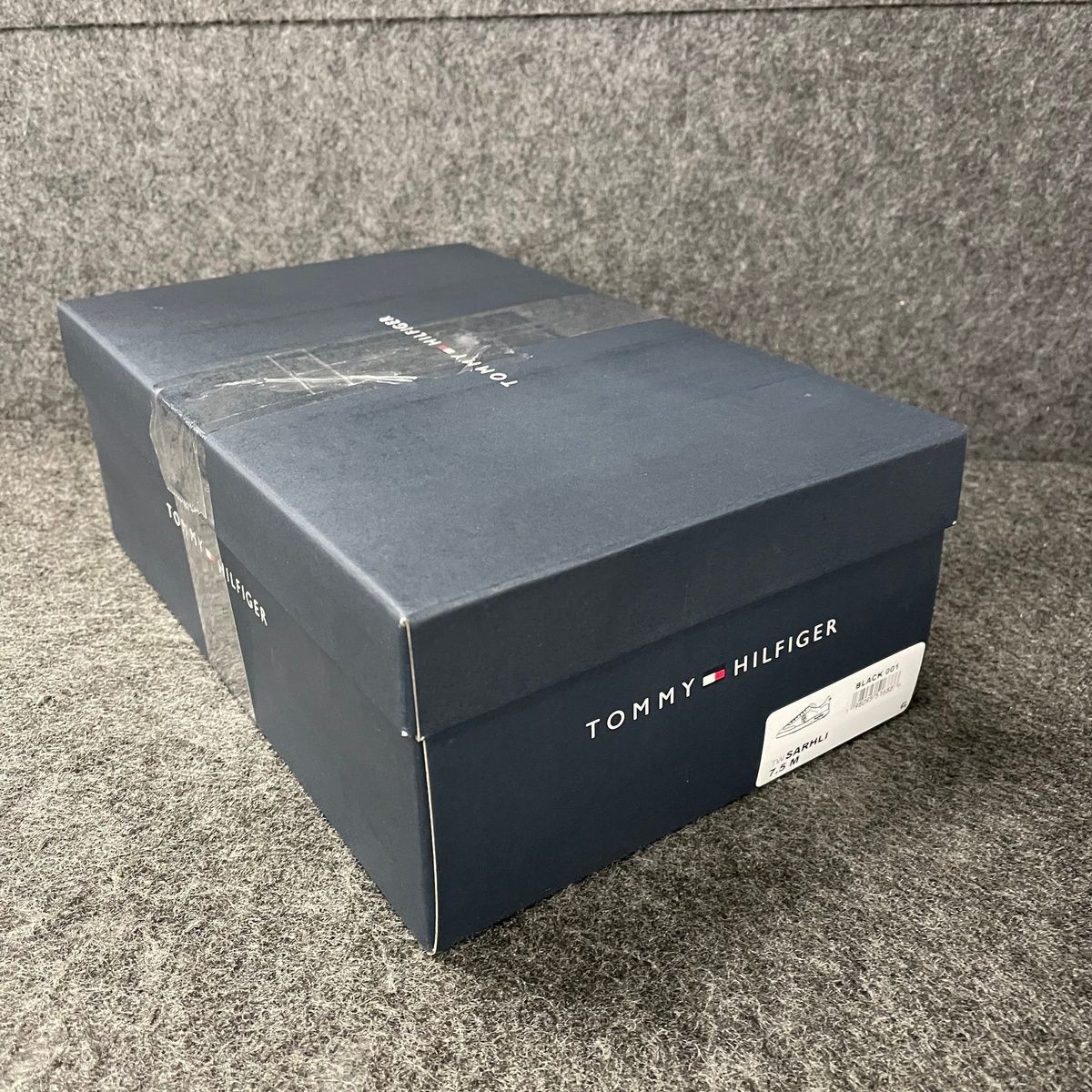 TOMMY HILFIGER Sarhli Lace-Up Sneakers Women’s Size 7.5 Black
