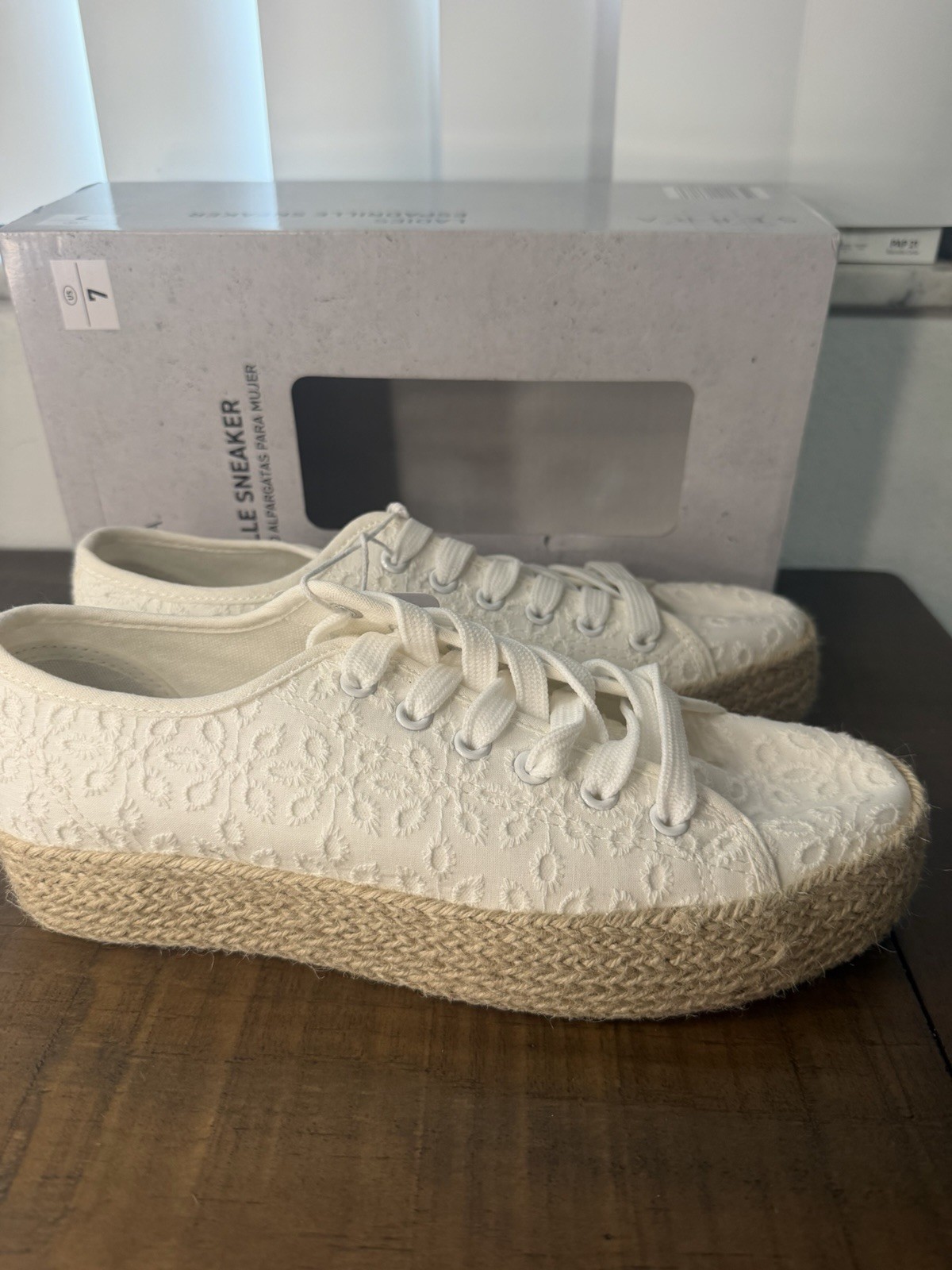 Serra white embroidered espadrille sneakers women’s size 7 new sneakers