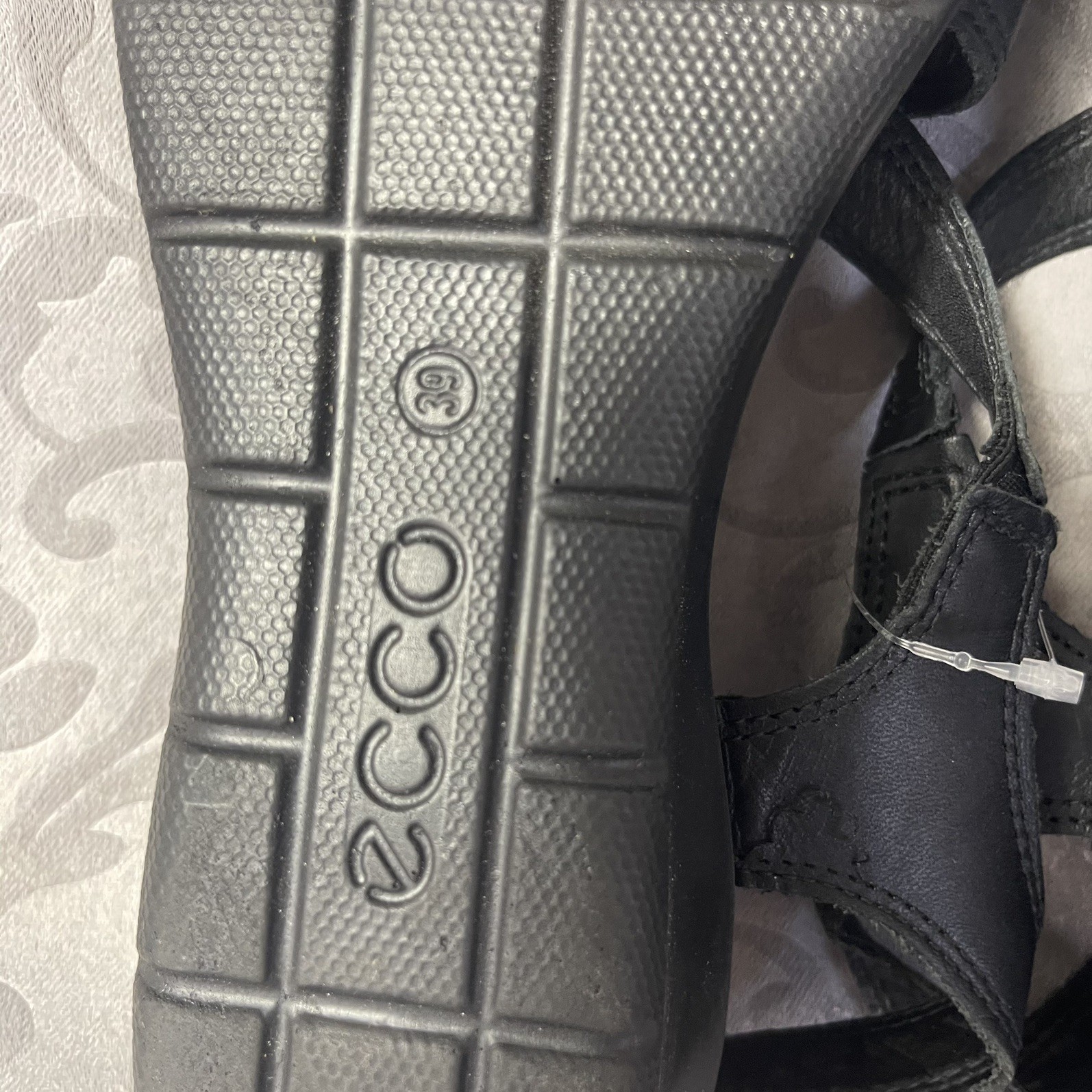 Ecco Black Leather Hoop & Loop Lightweight Strappy Sandals Sz 7.5