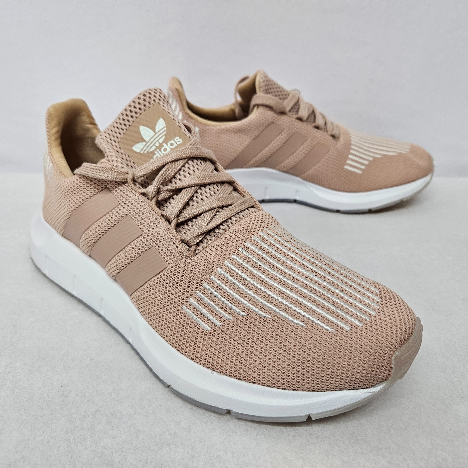 Adidas Women’s Swift Run Casual Comfort Shoes CG6130 Ash Pearl White Sz 8